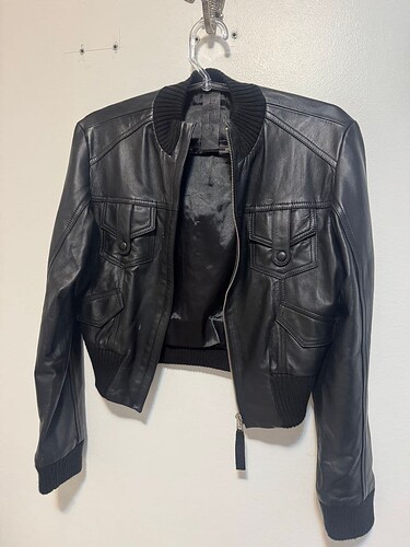 Quais marcas vocês confiam pra comprar blazer ou jaqueta que dure anos