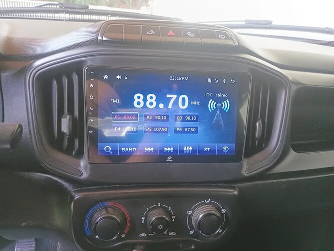 Vale a pena instalar multímidia paralela no carro